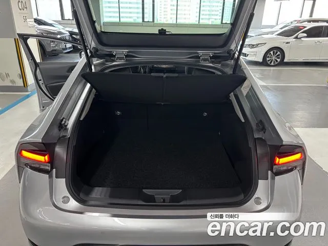 Toyota Prius 5th Gen — Фото автомобиля 17