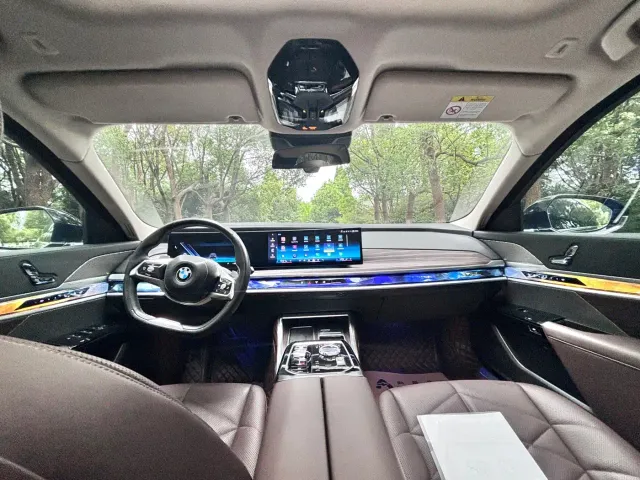 BMW 7 Series — Фото автомобиля 8