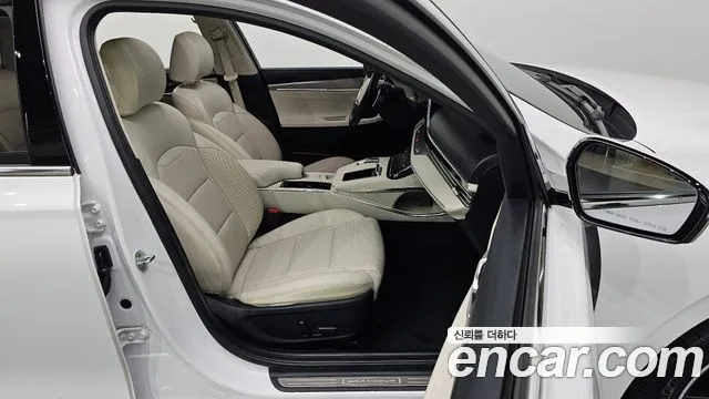 Hyundai Grandeur New — Фото автомобиля 10
