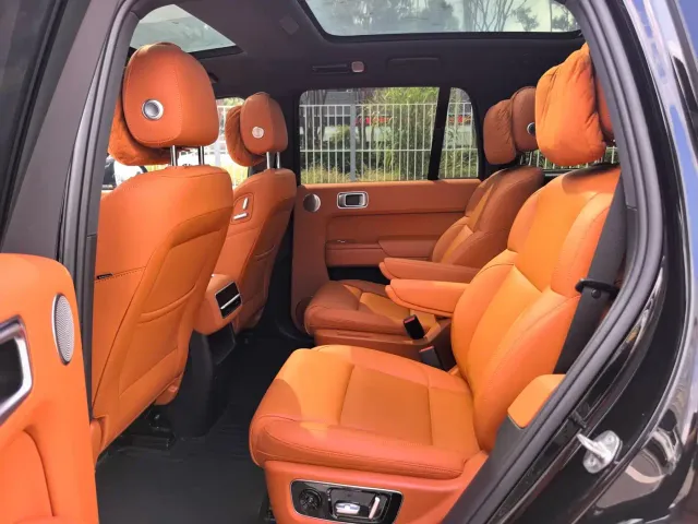 Li Auto L8 — Фото автомобиля 8