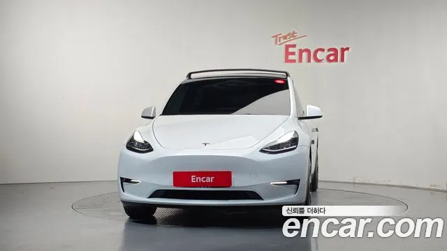 Tesla Model Y — Фото автомобиля 3