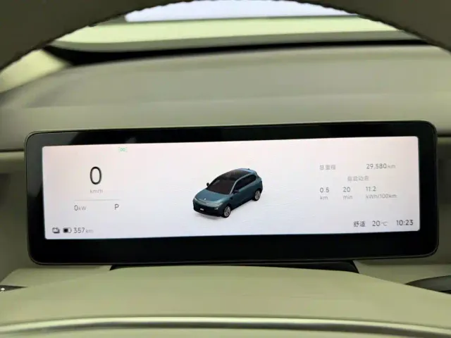 Leapmotor B10 — Фото автомобиля 12