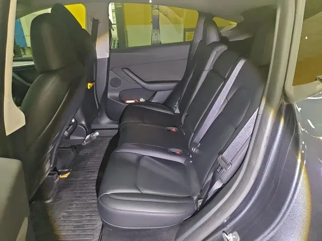 Tesla Model Y — Фото автомобиля 7