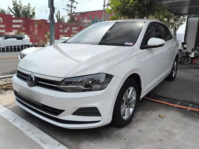 Фотография автомобиля — Volkswagen Polo