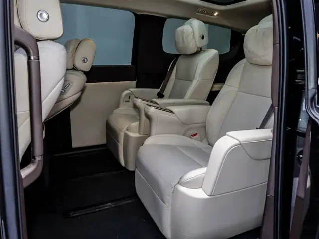 Li Auto MEGA — Фото автомобиля 28