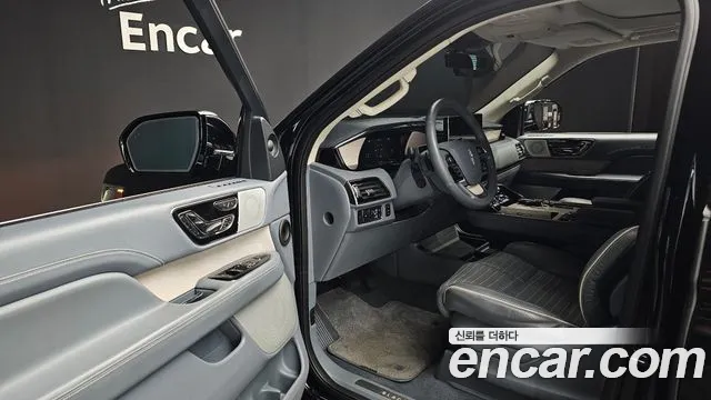 Lincoln Navigator 4th Gen — Фото автомобиля 15