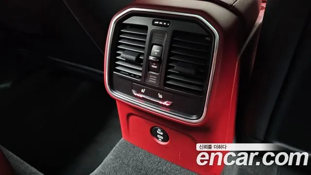 Porsche Macan — Фото автомобиля 30