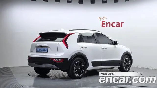 Kia Niro — Фото автомобиля 2