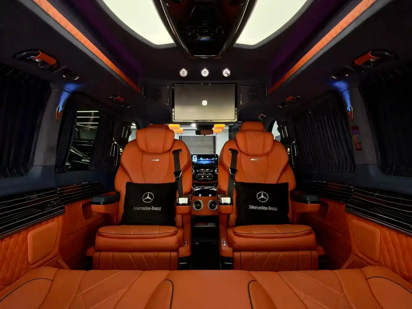 Mercedes-Benz Vito 2023 2.0T Business 7-Seater — Фото автомобиля 6