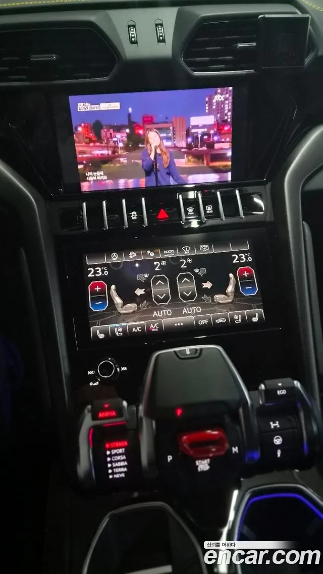 Lamborghini Urus — Фото автомобиля 11