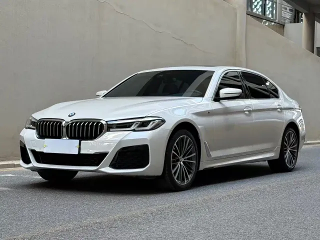 Фотография автомобиля — BMW 5 Series