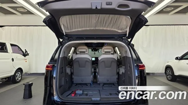 Kia Carnival Generation 4 — Фото автомобиля 20