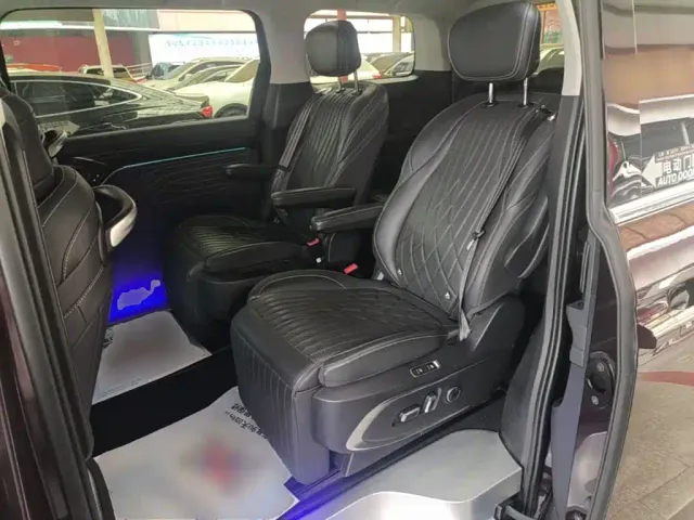 Maxus G90 — Фото автомобиля 16