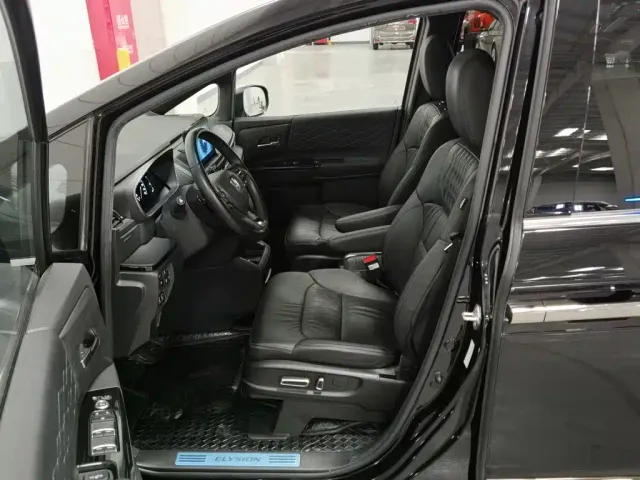 Honda Elysion — Фото автомобиля 10