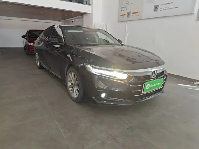 Honda Accord — Фото автомобиля 3