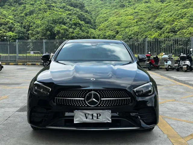 Mercedes-Benz E-Class — Фото автомобиля 4