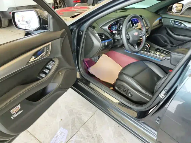 Cadillac CT5 — Фото автомобиля 15