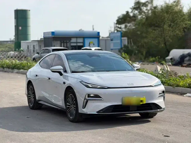 Geely Galaxy Xingyao 8 — Фото автомобиля 3