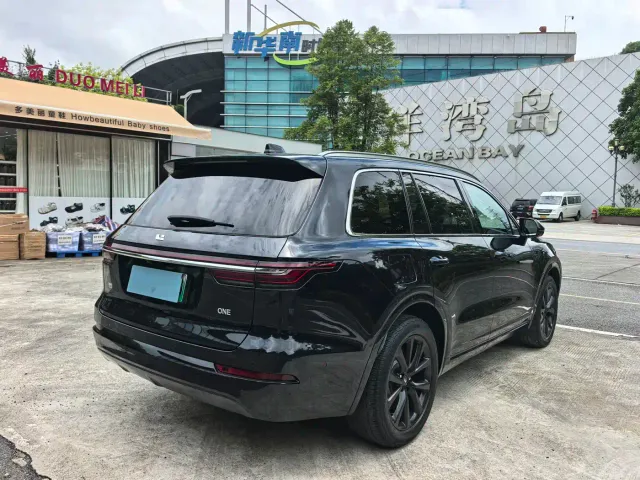Li Auto ONE — Фото автомобиля 4