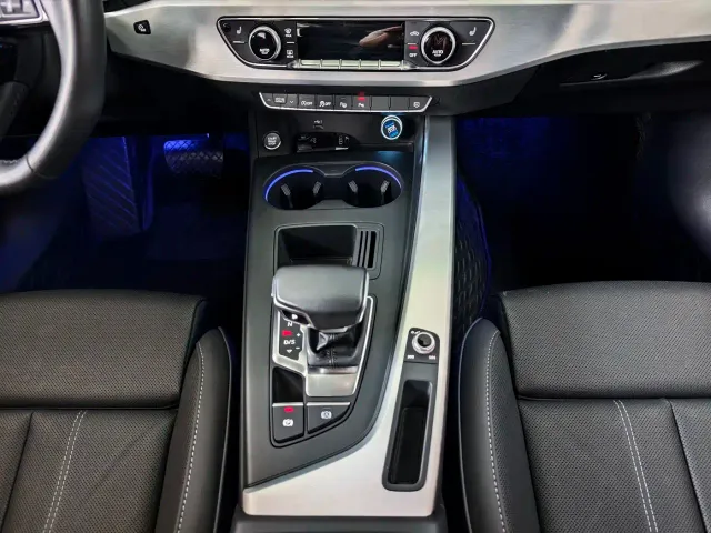 Audi Audi A4L 2022 40 TFSI Luxury Dynamic — Фото автомобиля 10