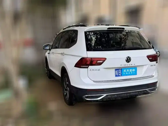 Volkswagen Tiguan L — Фото автомобиля 2