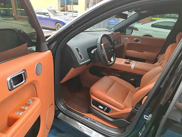 Li Auto L7 — Фото автомобиля 15