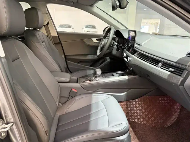 Audi A4L — Фото автомобиля 11