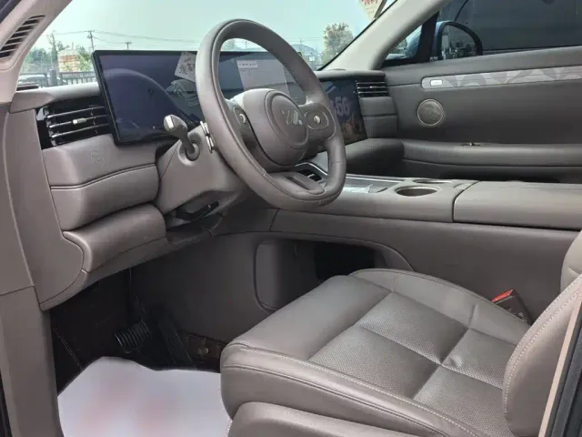 IM Motors LS6 — Фото автомобиля 13