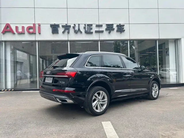 Audi Q7 — Фото автомобиля 8