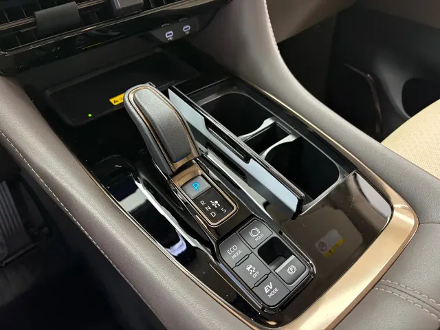 Toyota Alphard — Фото автомобиля 14