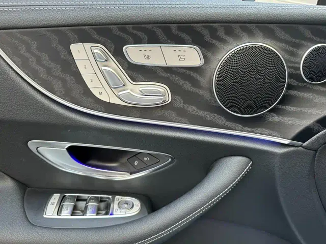 Mercedes-Benz E-Class — Фото автомобиля 16