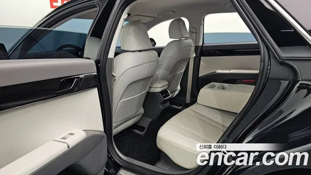 Hyundai Grandeur GN7 — Фото автомобиля 16