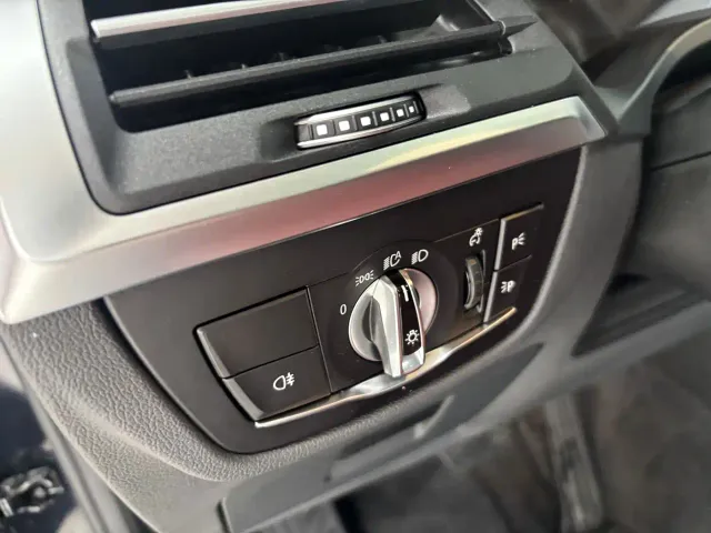 BMW iX3 — Фото автомобиля 14