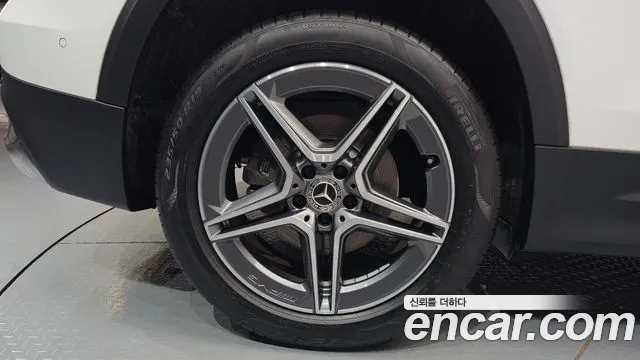 Mercedes-Benz GLB-Class — Фото автомобиля 21