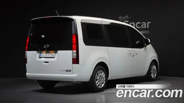 Фотография автомобиля — Hyundai Staria