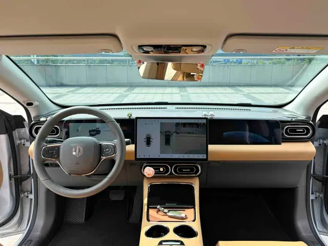 Leapmotor C01 — Фото автомобиля 12