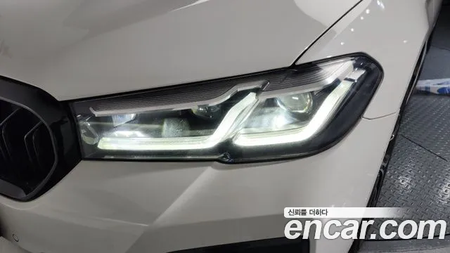 BMW 5 Series G30 — Фото автомобиля 7