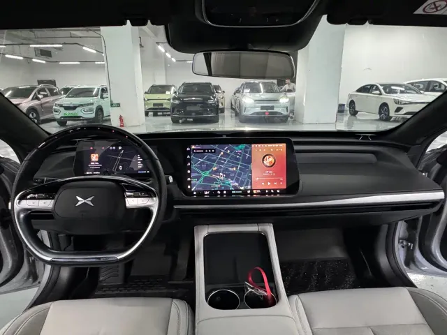 Xpeng P7 — Фото автомобиля 10