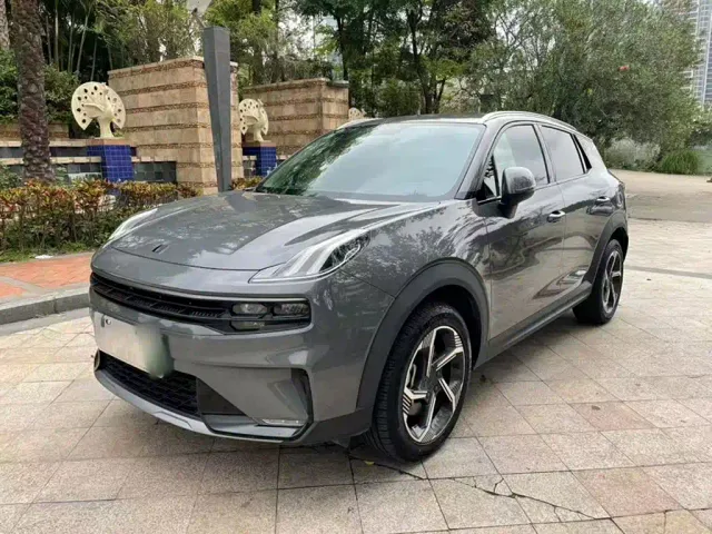 Фотография автомобиля — Lynk & Co 01