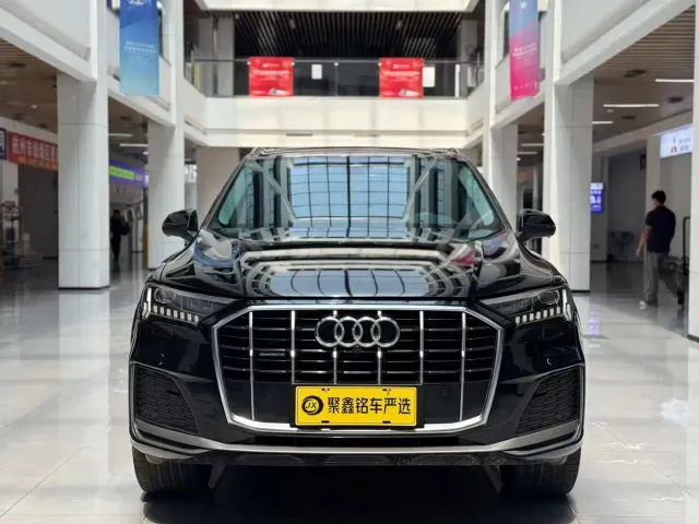 Audi Q7 — Фото автомобиля 2