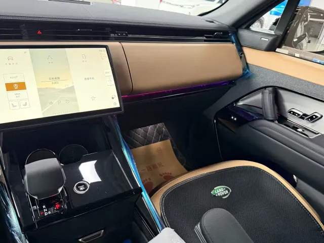 Land Rover Range Rover Sport — Фото автомобиля 11