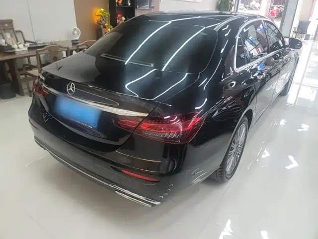 Mercedes-Benz E-Class — Фото автомобиля 6