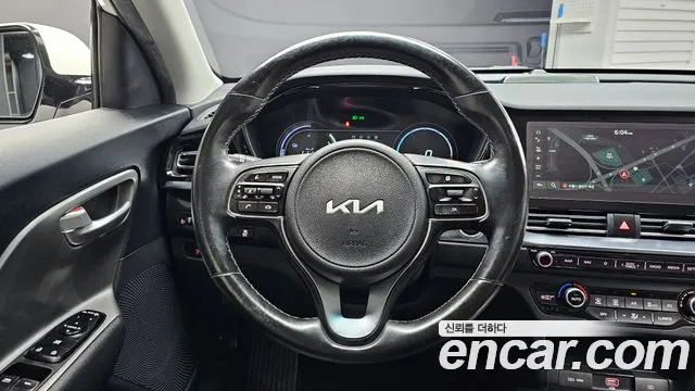 Kia Niro — Фото автомобиля 19