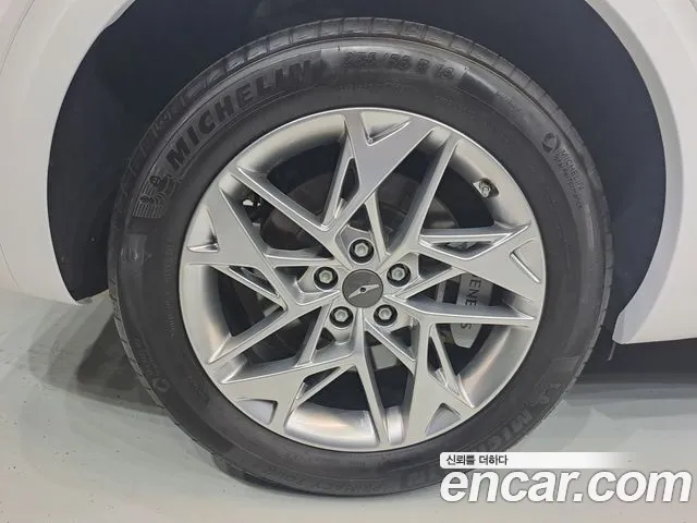 Genesis GV70 — Фото автомобиля 8