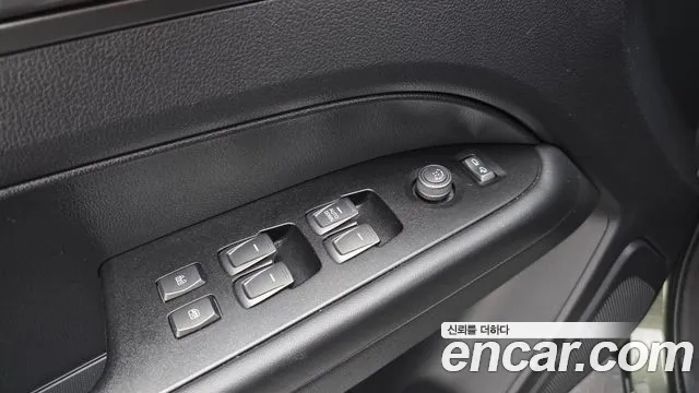 KG_Mobility_Ssangyong Rexton Новый Rexton Sport Khan Дизель 2.2 2WD — Фото автомобиля 18