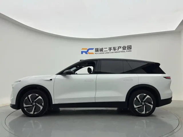 Nio ES8 — Фото автомобиля 3