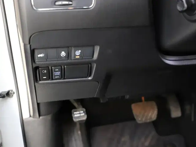 Nissan Patrol — Фото автомобиля 10