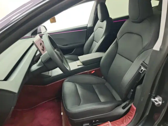 Tesla Model 3 — Фото автомобиля 14