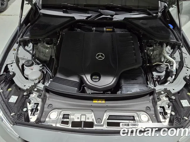 Mercedes-Benz E-Class — Фото автомобиля 16