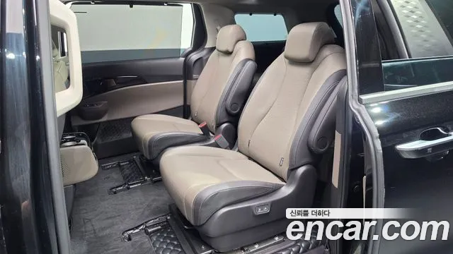 Kia Carnival Generation 4 — Фото автомобиля 16